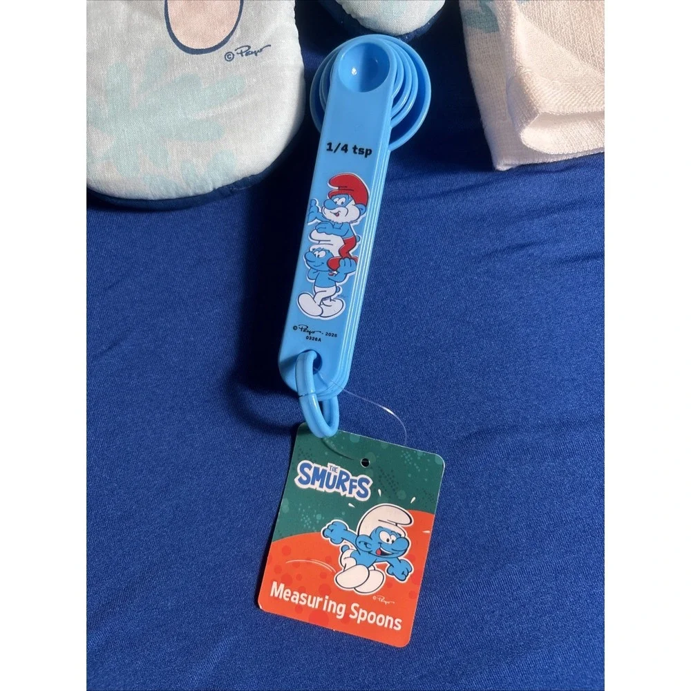 The Smurfs 6 Pc Kitchen Set 2 Towels,Oven& Mini Mitt,Pot Holder,Measuring Spoons